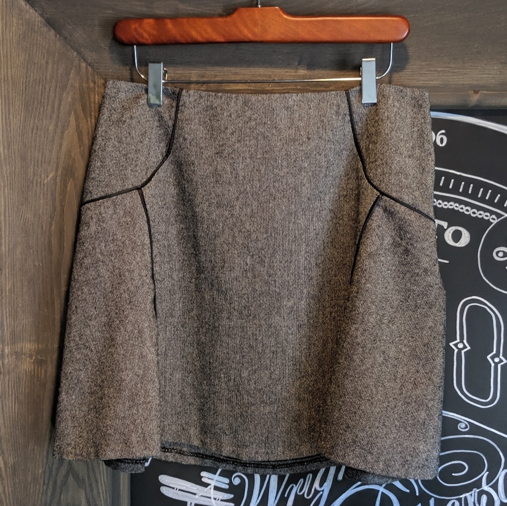 Short A-line Tweed skirt - size M